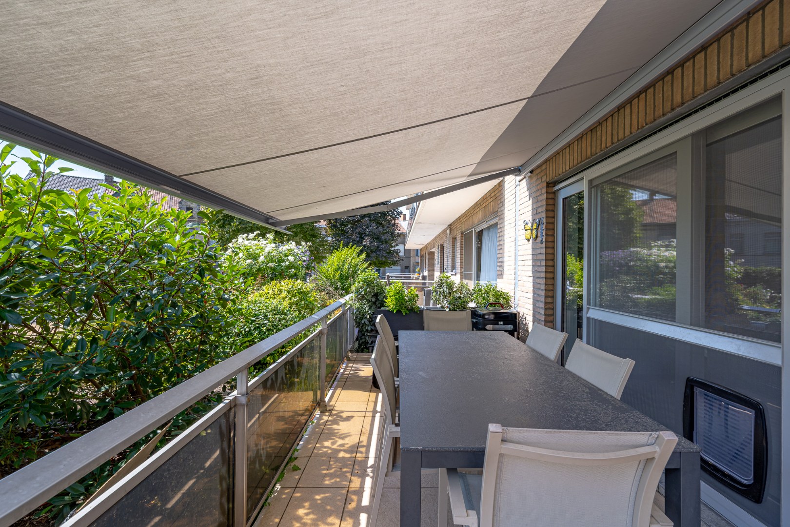 Recently renovated apartment with 3 bedrooms, 2 terraces, and garage in a central location with easy access in Roeselare. - photo 5