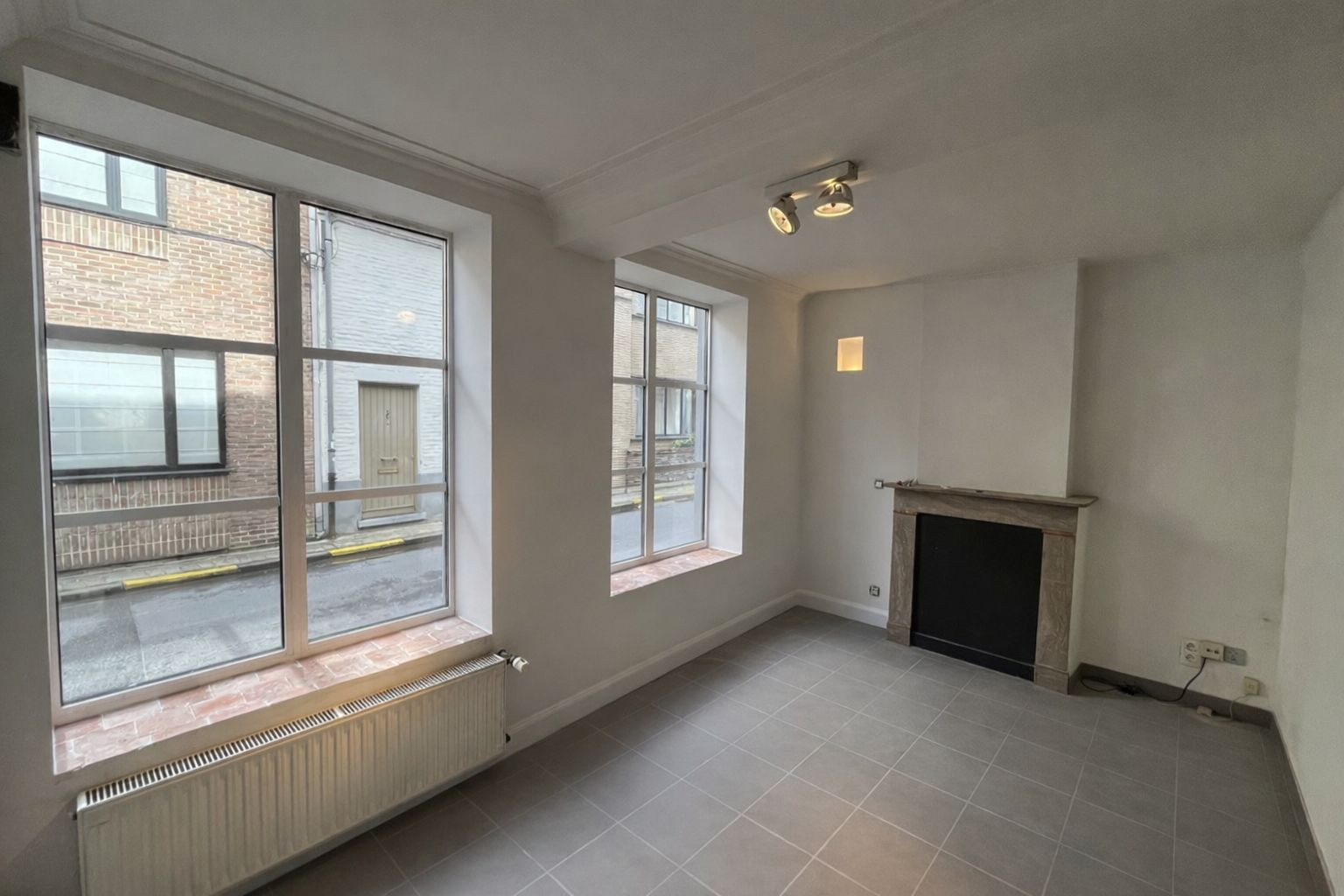 Karaktervolle woning met 2 slaapkamers, bureau en koer - foto 5