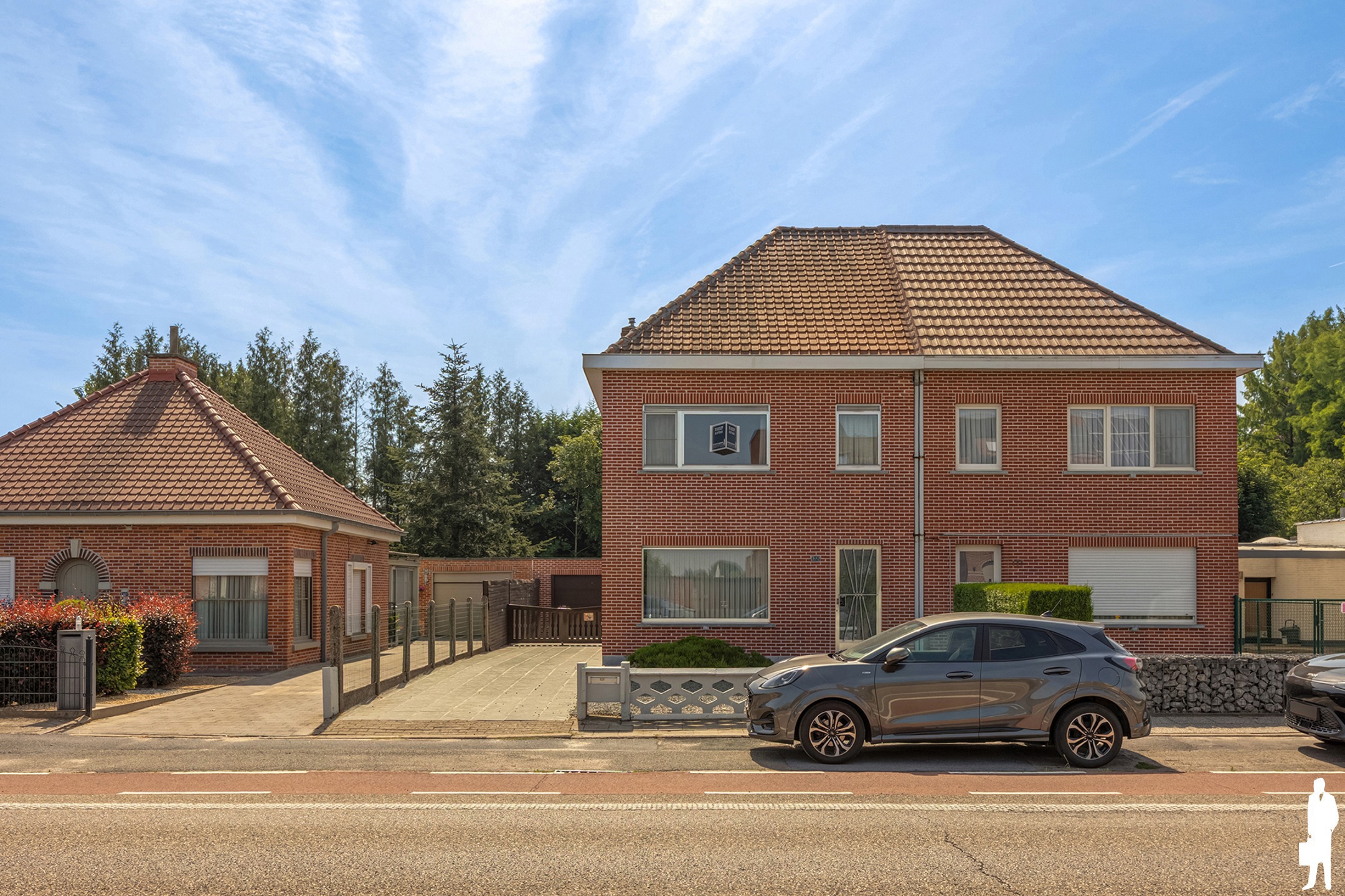 Gezinswoning met veranda, garage en tuin op topligging - foto 1