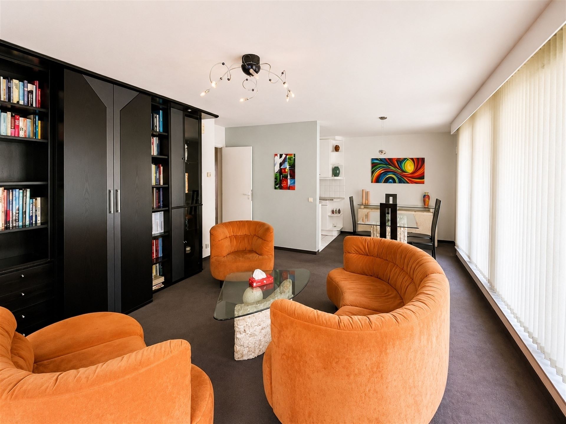 Spacious apartment with 2 bedrooms, terrace and garage in the heart of Mechelen - photo 2