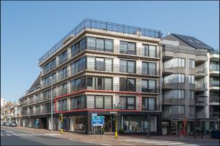 Modern and high-quality finished apartment in a prime location for rent in Middelkerke, Cyriel De Grootelaan 2b. It is a spacious, bright 2...