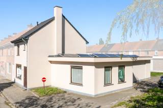 This charming home, located in the quiet area of Sint-Gillis-bij-Dendermonde, offers the perfect blend of comfort and space. The property was...