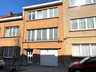 Ontdek deze bel-etage woning, ideaal gelegen te Strombeek-Bever op een steenworp van talrijke voorzieningen zoals scholen, openbaar vervoer,...