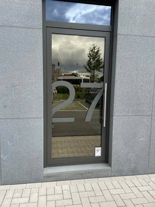 Er zijn nog verschillende moduleerbare kantoren en / of praktijkruimtes beschikbaar (casco)Centraal gelegen aan het kanaal en op wandelafstand van...