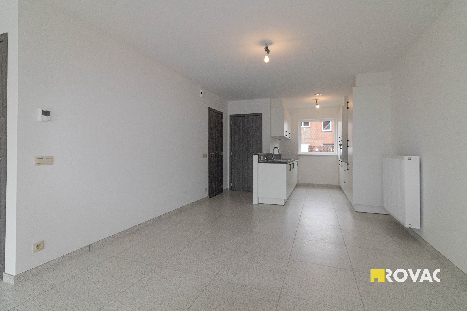 Instapklare woning met tuin en ruime garage + uitweg achteraan - foto 5