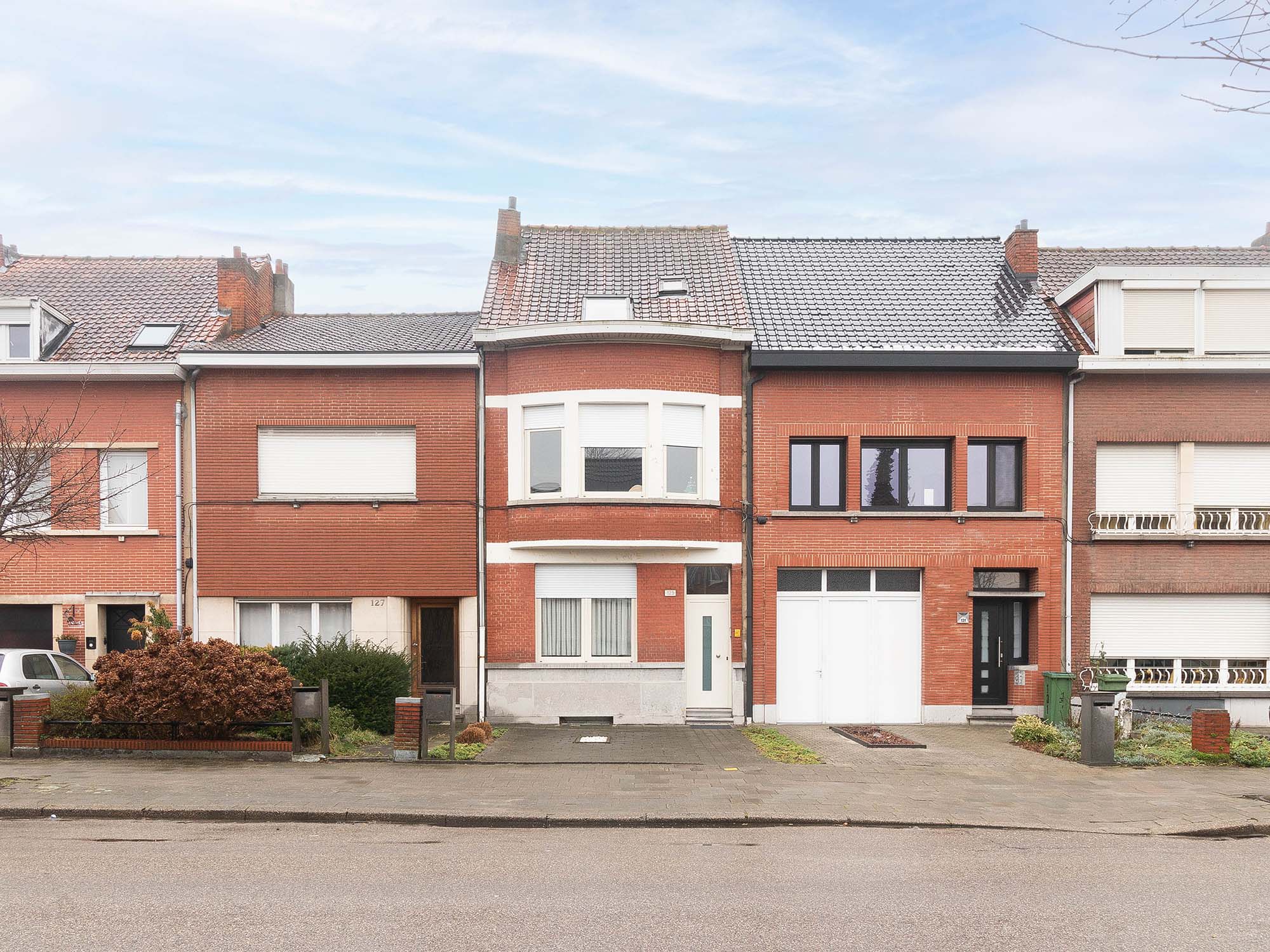 Ruime gezinswoning met tuin in Wilrijk! - foto 1