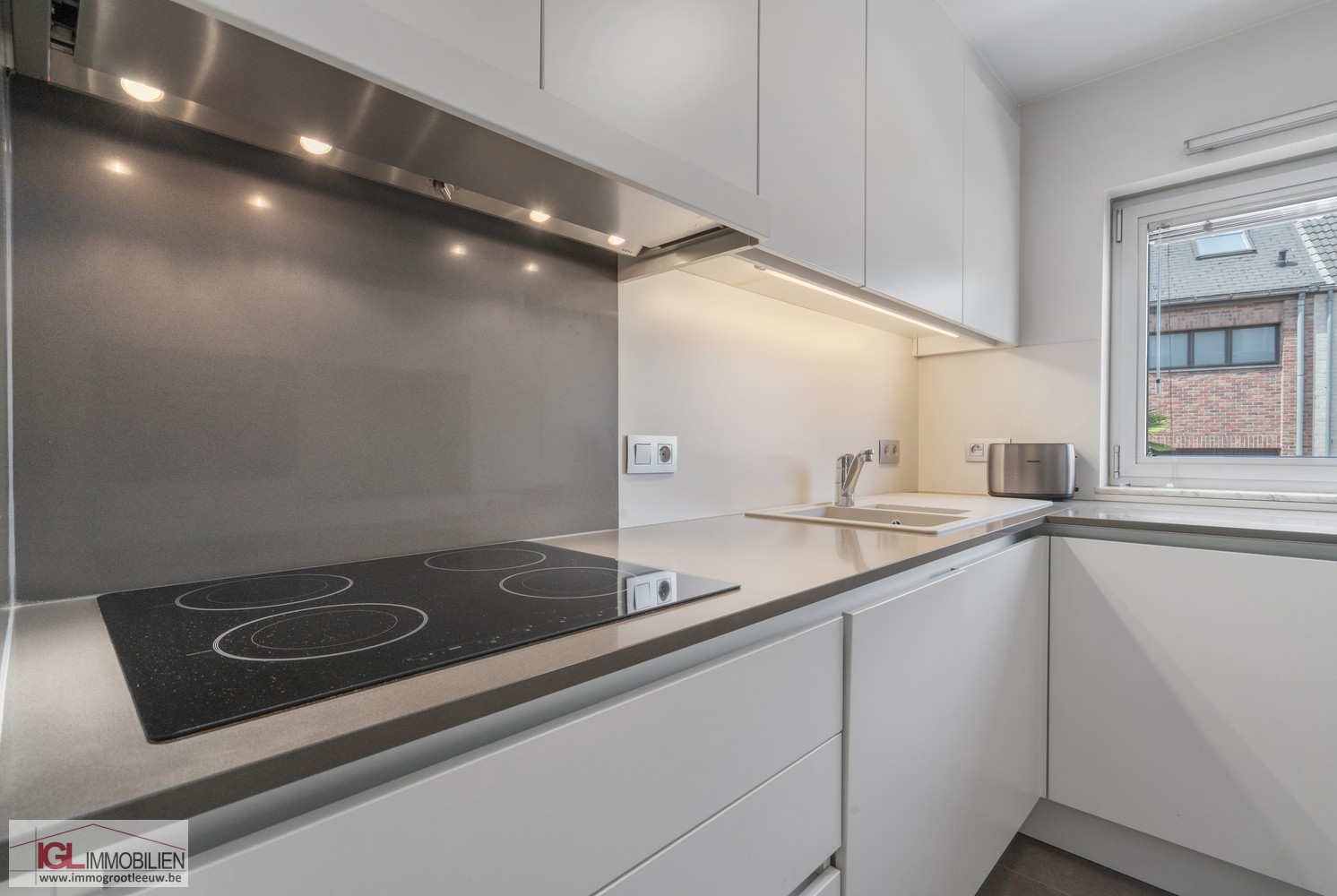Modern appartement met 2 slaapkamers en garage! - foto 5