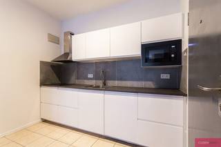 Instapklaar & volledig bemeubeld 1-slaapkamerappartement op topliggingOp zoek naar een zorgeloze investering of een eigen stek waar u meteen kan...