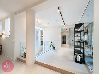 In de Onafhankelijkheidsstraat in Molenbeek bieden wij een volledig vernieuwde kantoorruimte van 170 m² te huur aan. Deze instapklare werkplek...