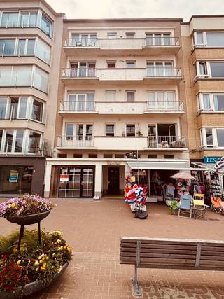 *panoramisch zicht op de zeelijn*vlak bij de Zeedijk en winkelstraat 'de bruisende Zeelaan'*ruime living met terras-functionele ingerichte keuken...