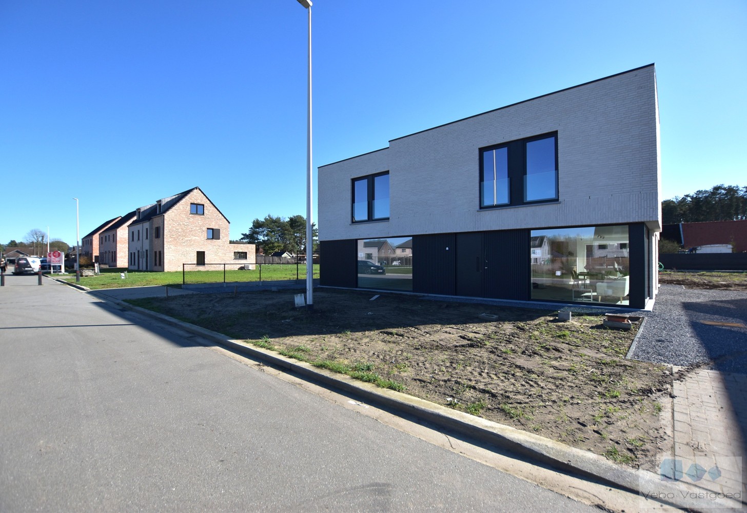 Energiezuinige nieuwbouwwoning met 3 riante slpks - foto 2