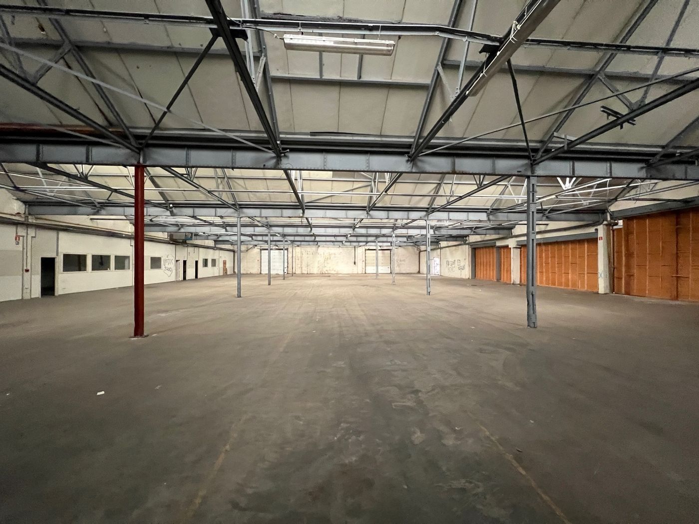 1.540 m² loods in Dendermonde te huur aan scherpe prijs! - foto 1