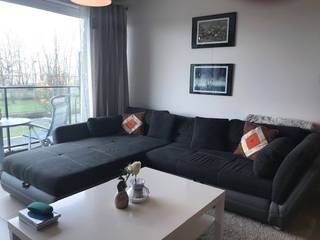 Gemeubeld appartement op 5min van Oosteroever.Bestaat uit : mooie living met zetelbed, open volledig ingerichte keuken, berging voorzien van rekken,...