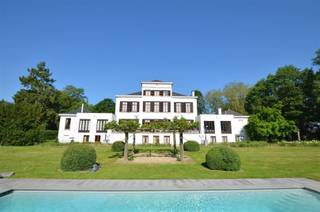 Uniek kasteeldomein op ±7ha nabij het centrum van Hasselt. Dit kasteel dateert uit ±1790 en heeft een bewoonbare oppervlakte van ±1500m². Het...