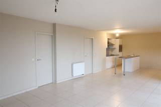 Wenst u te wonen aan de Markt van Poperinge? Dit in een tweeslaapkamer appartement met terras? Dit is mogelijk, wij bieden u met veel trots...