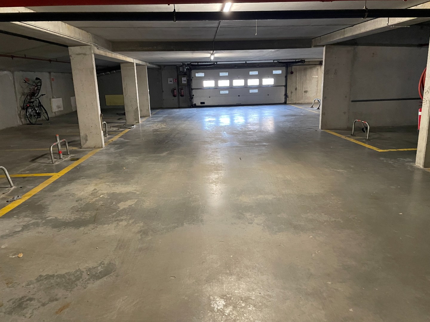 PARKING B9 TE KOOP GELEGEN AAN DE LEOPOLD I ESPLANADE ONDERAAN DE RESIDENTIES ZAND EN PIETER BORTIER TE DE PANNE - foto 3