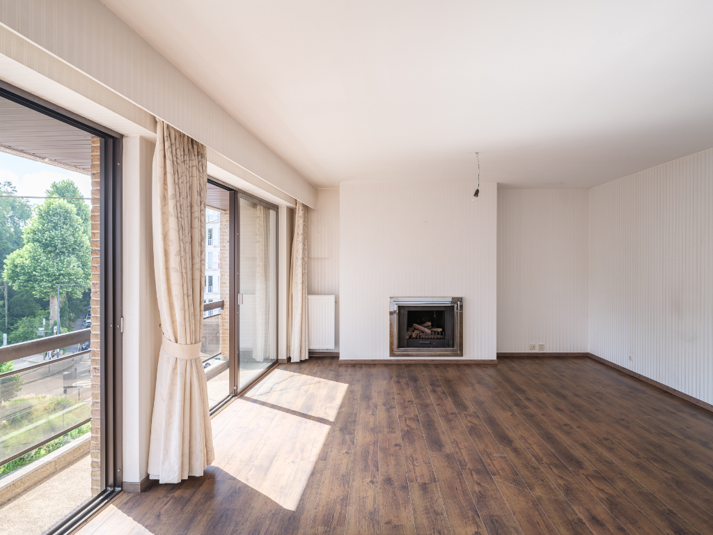 Op te frissen drieslaapkamerappartement met open zicht over het Citadelpark. - foto 4