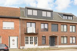 VEELZIJDIGE WONING MET POTENTIEEL IN HET HART VAN EZAART (MOL)Ligging:Gelegen in het charmante dorpscentrum van Ezaart (Mol), op wandelafstand van...