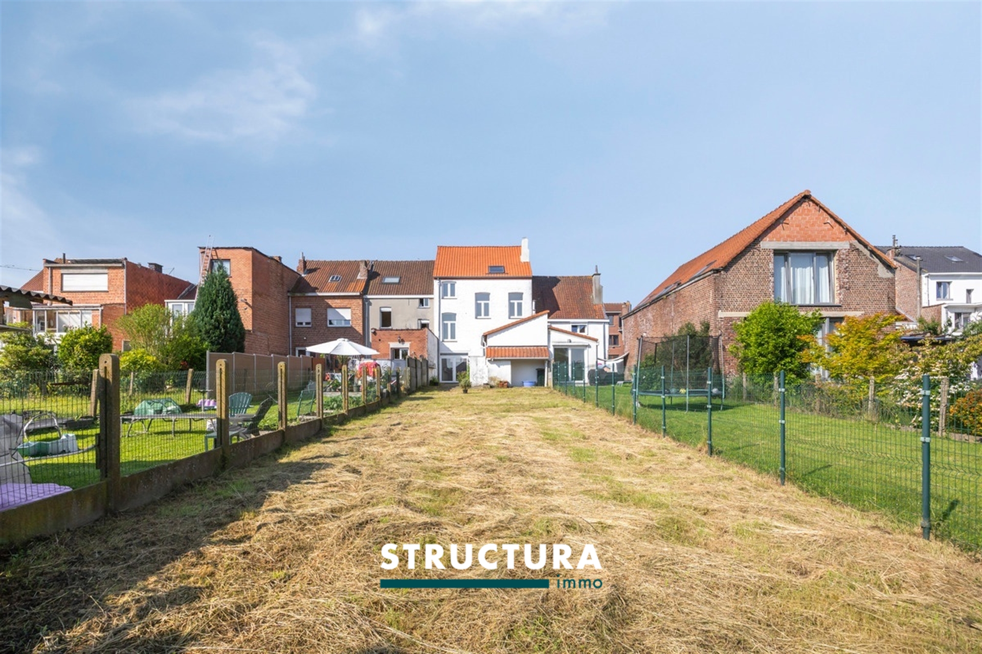 Veelzijdige woning (kangoeroewonen, wonen/werken, ...) met tuin en oprit - foto 3