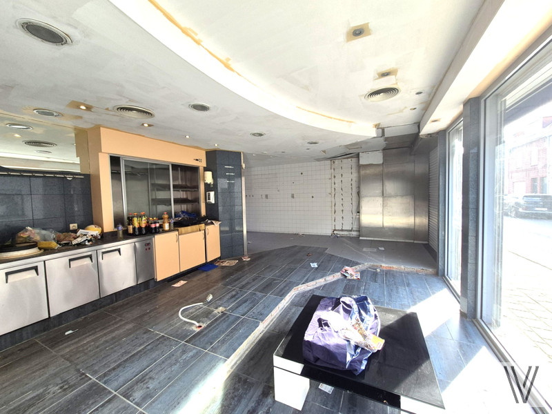 Ruime te renoveren (handels)woning met atelier en met parkeermogelijkheden - foto 2