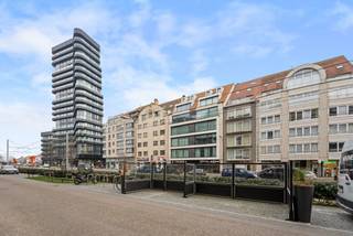 Volledig vernieuwd en ingericht handelspand ingericht voor een horecazaak. Goed gelegen op de boulevard van Heist, vlakbij de vernieuwde site rond...