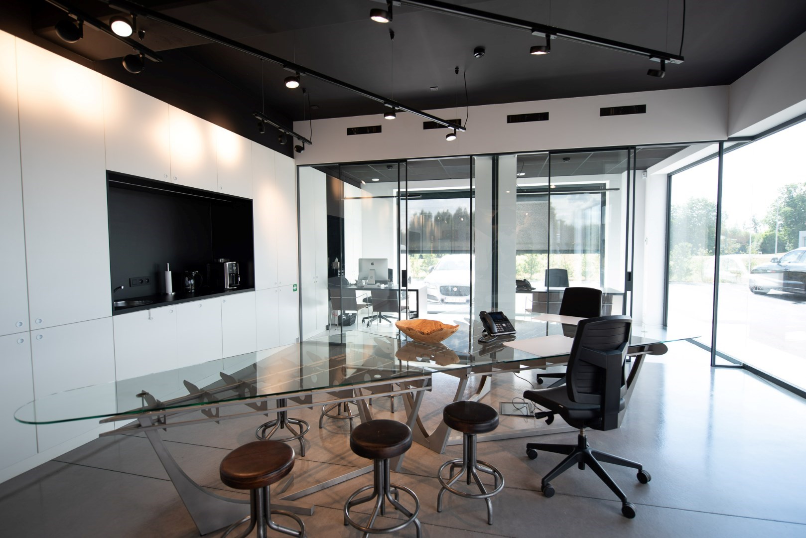 Terbeschikkingstelling van functioneel ingedeelde kantoorruimte te Waregem - foto 4