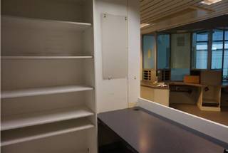 <span><span><b>KANTOORGEBOUW (650M<strong>²)</strong> MET PARKING GELEGEN AAN DE BISSCHOPPENHOFLAAN 318 TE 2100 ANTWERPEN (DEURNE).</b></span></span><br /><br /><span><strong>TROEVEN</strong>:</span><br /><span>- Ligging: vlakbij de opritten van de Antwerpse Ring en de E313.<br />- Goede bereikbaarheid via het openbaar vervoer.</span><br /><span>- Functionele kantoren. <br />- Lift aanwezig<br />- Aluminium draai-kop ramen met dubbele beglazing en zonwerend glas. <br />- Parking met 12 plaatsen. <br /></span><br /><span><strong>VERDIEPING 00 (161,90m²)</strong>: inkomsas, automatische bank, publieke ruimte, loketten, vestiaire, sanitair, backoffice.</span><br /><span><strong>VERDIEPING +01 (161,90m²)</strong>: vide, berging, kantoorruimtes, sanitair. <strong><br />VERDIEPING +02 (161,90m²)</strong>: hal, vergaderzaal, kantoorruimtes, refter met kitchenette, berging.<strong><br />VERDIEPING +03 (161,90m²)</strong>: kantoorruimtes, sanitair.<br /><br /><strong>EXTERIEUR:</strong></span><br /><span>- 12 Parkeerplaatsen achter het gebouw. <br /><br /><strong>EXTRA INFORMATIE</strong>:<br />- De gelijkvloerse verdieping wordt momenteel verhuurd; huidig huurcontract loopt tot 14/10/2026.<br />- Verdieping +01 is momenteel nog vrij voor verhuur.<br />- Verdieping +02 wordt momenteel verhuurd: huidig huurcontract loopt tot 31/01/2031.<br />- Verdieping +03 wordt momenteel verhuurd: huidig huurcontract loopt tot 30/06/2030.<br /></span><br /><span>Bekijkt u deze advertentie via een aanverwante vastgoedsite, surf dan zeker naar onze website <strong>www.N78vastgoed.be</strong> voor een uitgebreide beschrijving en foto's.  <strong>Meer info: +32 (0)89 86 18 88 of info@N78vastgoed.be.</strong></span>