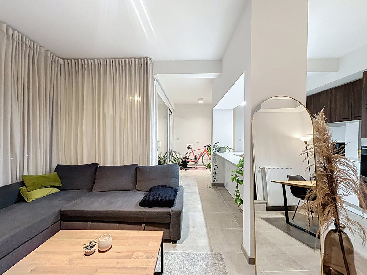 Charmant appartement de 2 chambres à louer dans le centre de Courtrai - photo 3