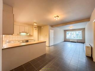 À louer, appartement spacieux et agréable situé à Brakel (Michelbeke)Au pied du Berendries, dans le quartier paisible de MICHELBEKE, se trouve ce bel...