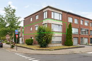 Interesse in dit knus appartement? Bekijk de virtuele toer en maak ONLINE je afspraak.In een kleinschalig gebouw met slechts drie appartementen...