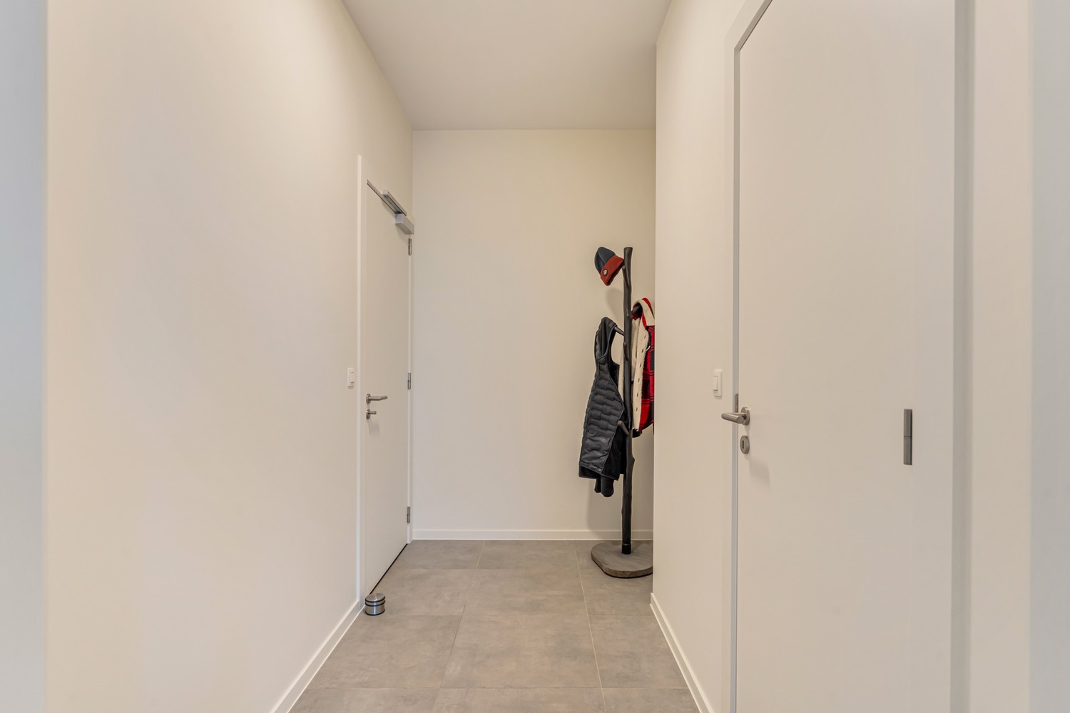 Recent en energiezuinig(A-label) appartement met 2 slaapkamers, 2 autostaanplaatsen, een ruim terras en een private berging te Korbeek-Lo! - foto 4