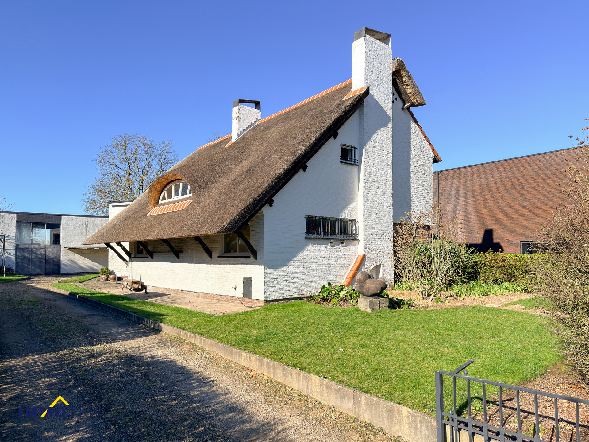 Unieke open bebouwing met prachtig atelier te Aalst! - foto 3