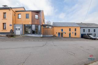 TREVI LUXEMBOURG vous présente un immeuble mixte avec espace commercial avec bureau et deux unités d’habitation à Stockem. Composition au rez...