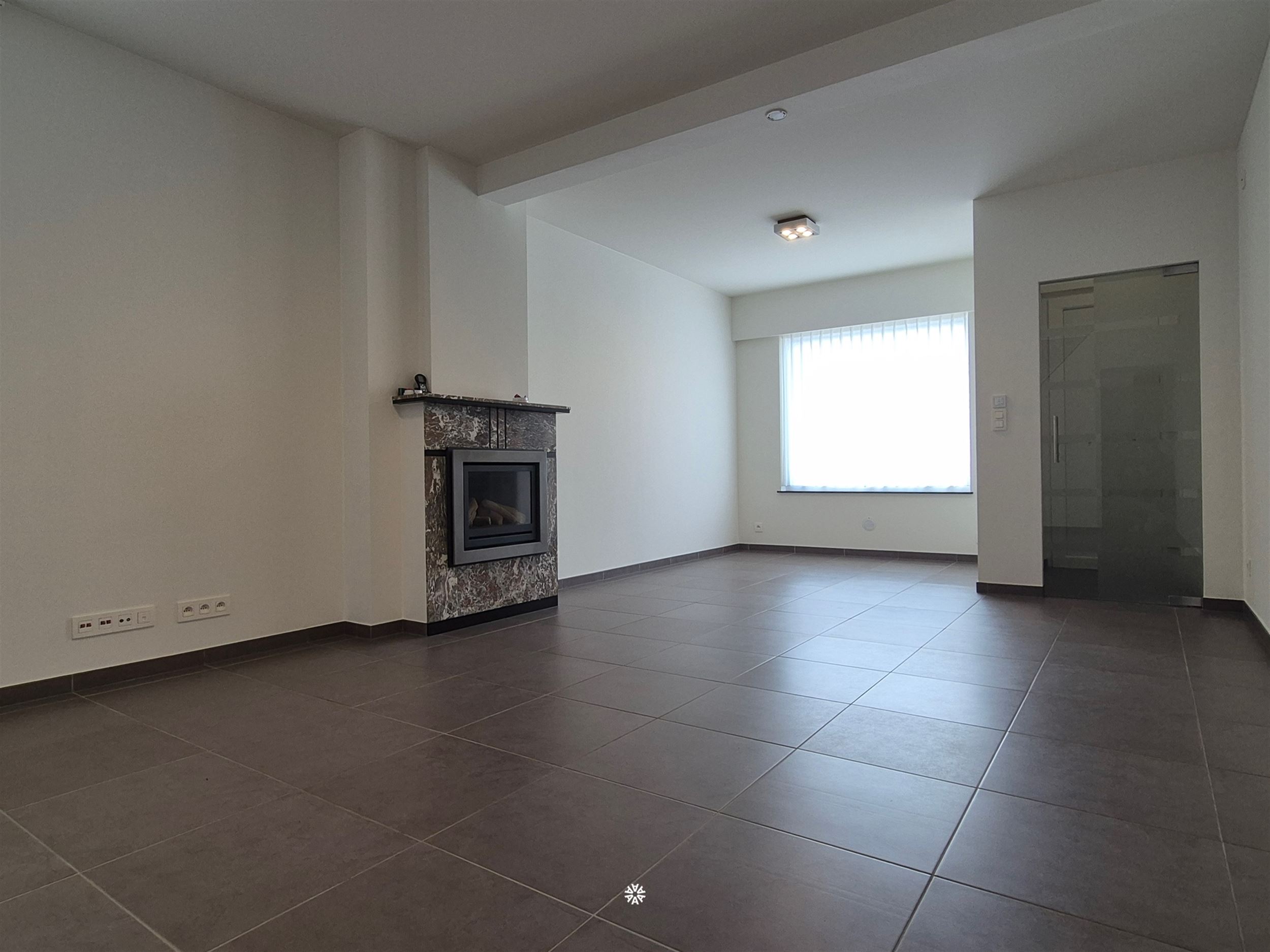 Piekfijne woning met twee slaapkamers en garage - foto 4