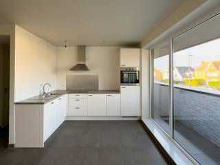 Ervaar het comfort van dit energiezuinige appartement, perfect gelegen voor wie een vlotte verbinding en moderne voorzieningen zoekt! Op...