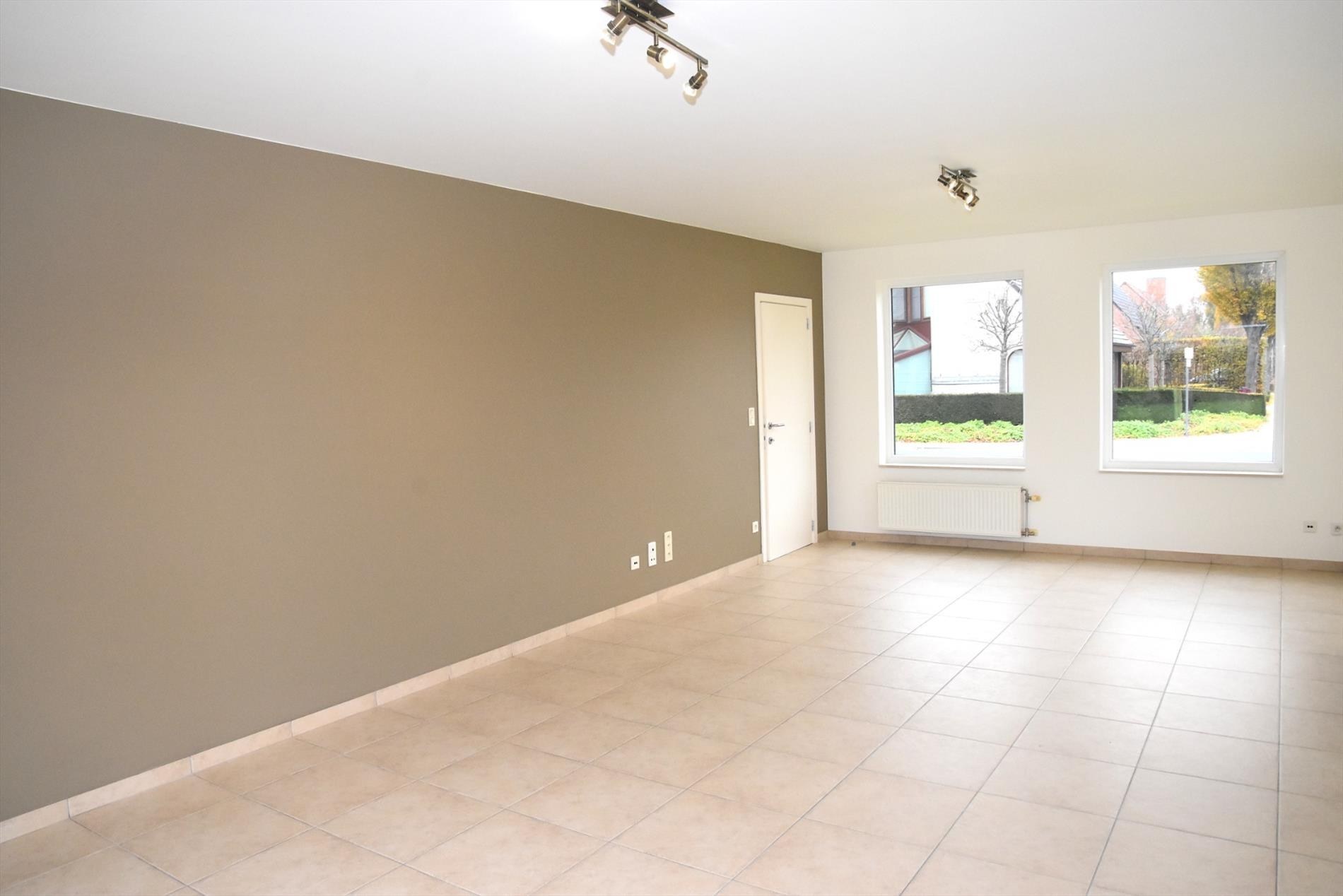 Heel mooie koppelwoning te huur in centrum Wevelgem! - foto 5