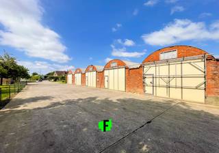 Wenst u zo spoedig mogelijk een bezoek te brengen aan deze opslagruimte?Contacteer onze verhuurexpert via de knop ‘Maak een afspraak’ op onze website...