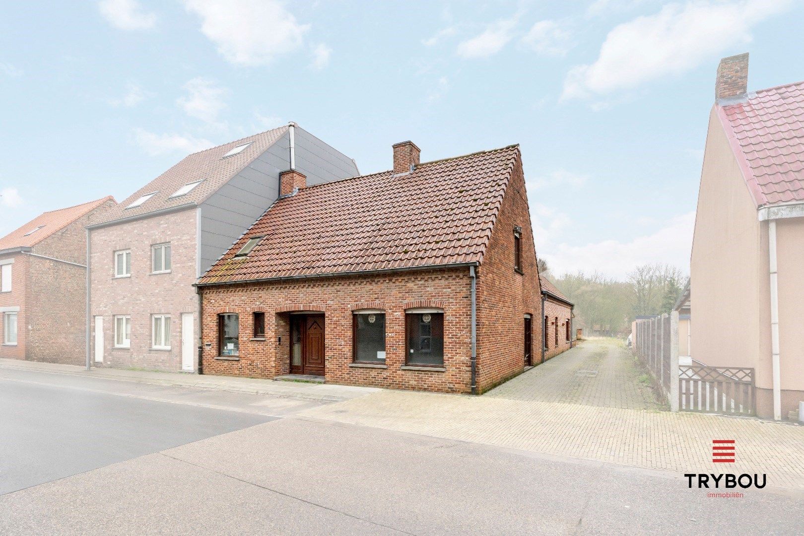 Ruime woning op ruim perceel grond in Centrum Houthulst - foto 1