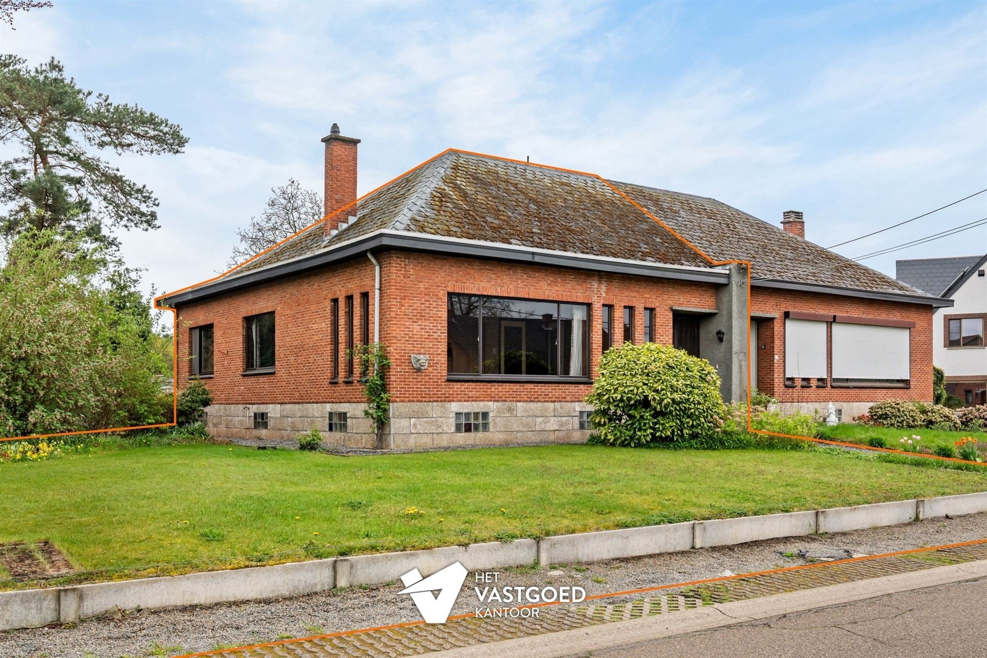 TE RENOVEREN WONING MET 3 SLAAPKAMERS OP RUSTIGE DOCH CENTRALE LIGGING IN LUMMEN (MELDERT) - foto 1