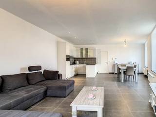 VEELZIJDIGE HANDELSRUIMTE met INSTAPKLAAR 2-SLAAPKAMERAPPARTEMENT op VLOT BEREIKBARE LIGGING in Dikkelvenne biedt een mooie opportuniteit voor...