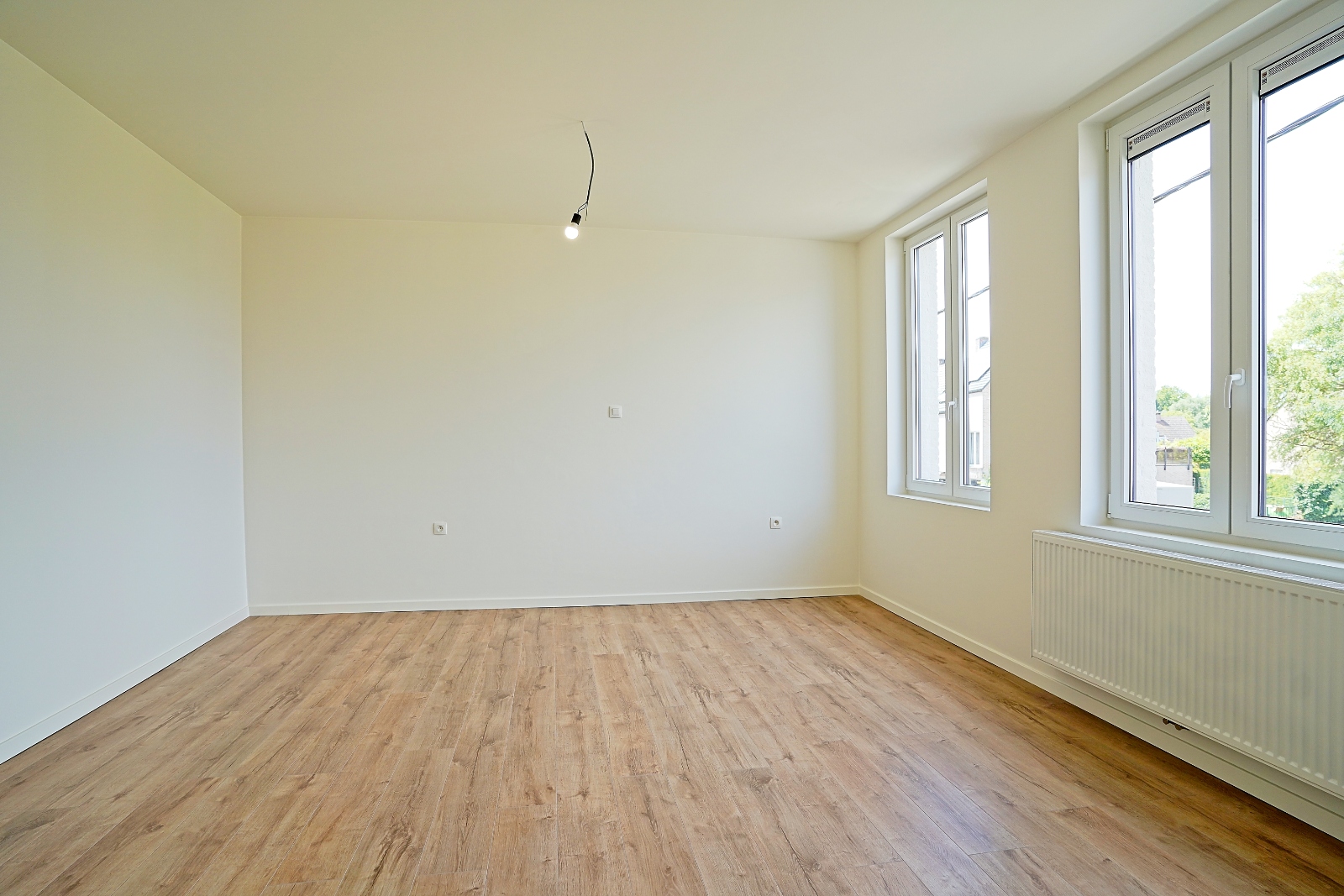 Instapklare gezinswoning (4 slpk.) met tuin en garage vlakbij station Sint-Gillis-Dendermonde. - foto 4