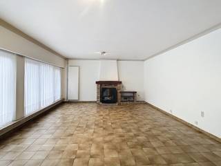 This exceptionally spacious duplex apartment is located in a good and convenient location in Rijmenam and excels in living comfort and...