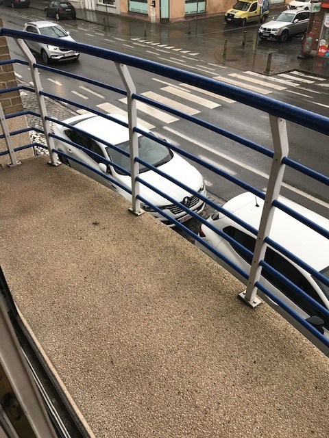 Ongemeubeld appartement op uitstekende ligging - foto 2