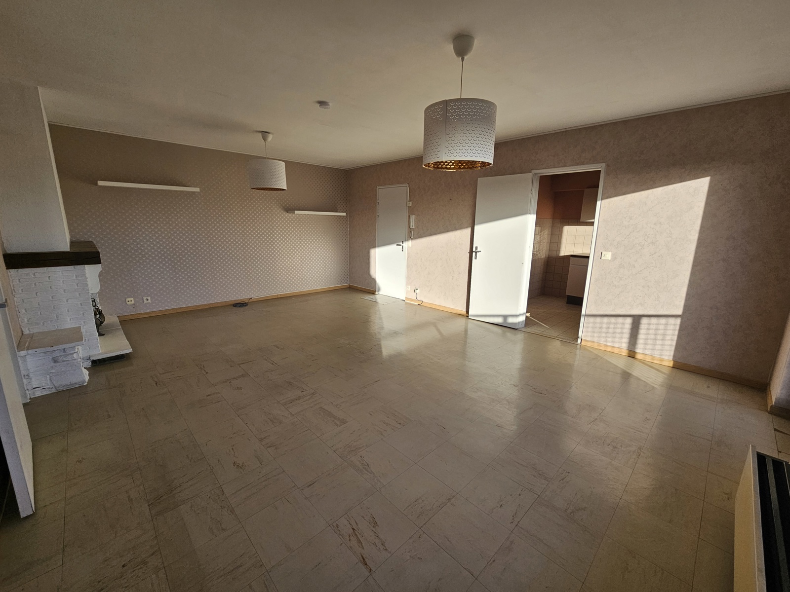 Goed gelegen appartement met 3 slaapkamers en staanplaats - foto 2