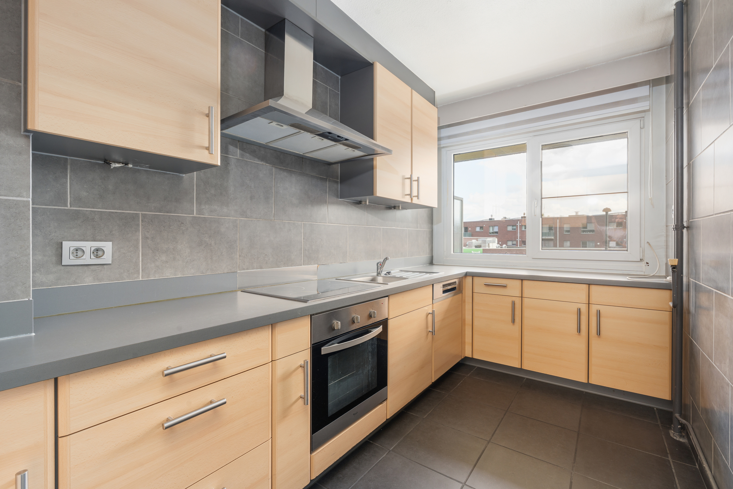 Ruim appartement incl. autostaanplaats in rustige wijk! - foto 5