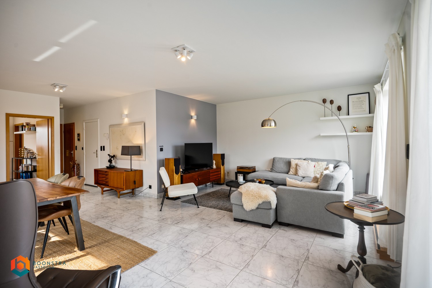 Ruim 3 slpkr app met terras, autostaanplaats en 2 garages - foto 1