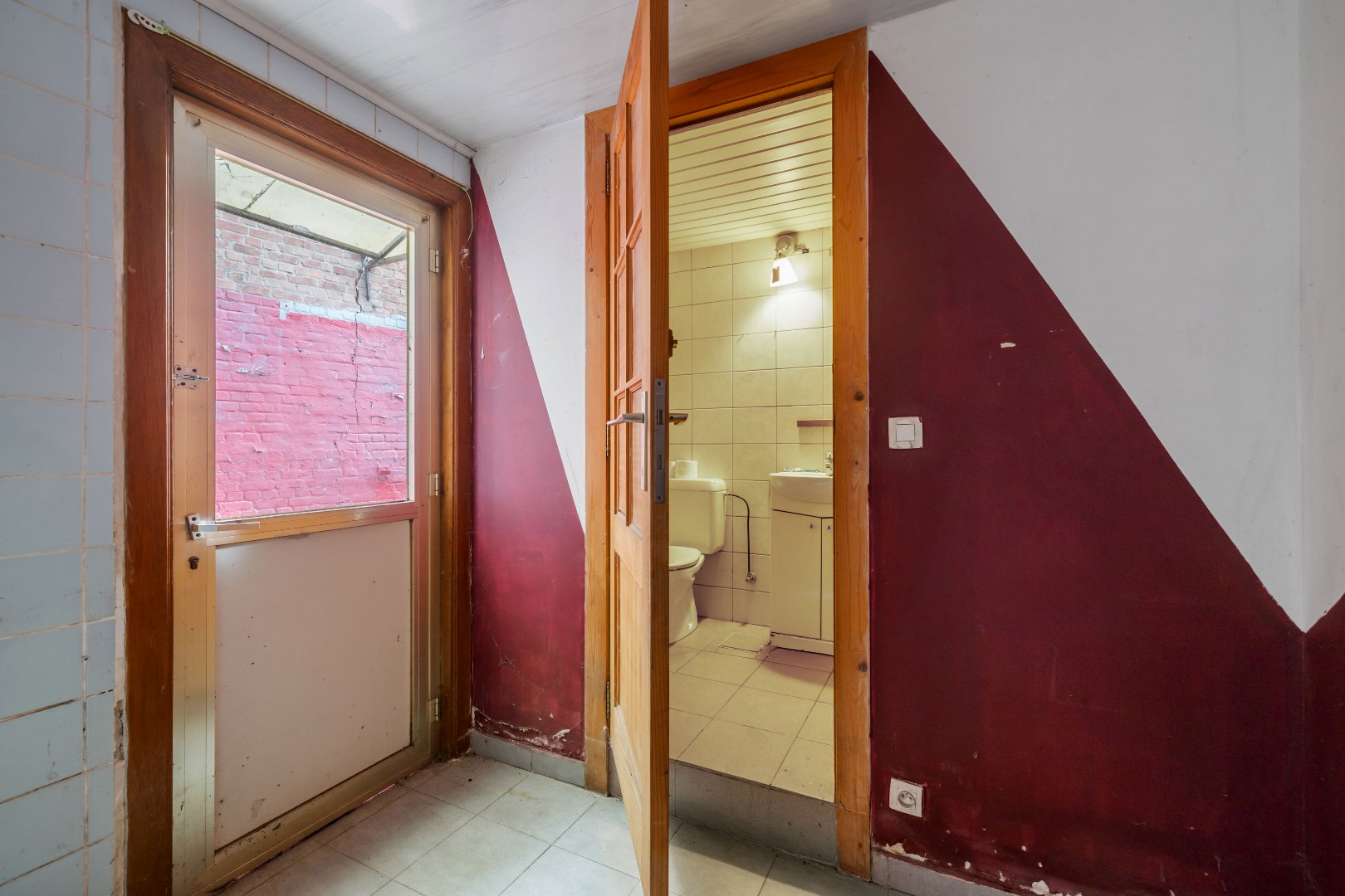 Gezinswoning met 3 slaapkamers, grote tuin en gunstige ligging. - foto 5