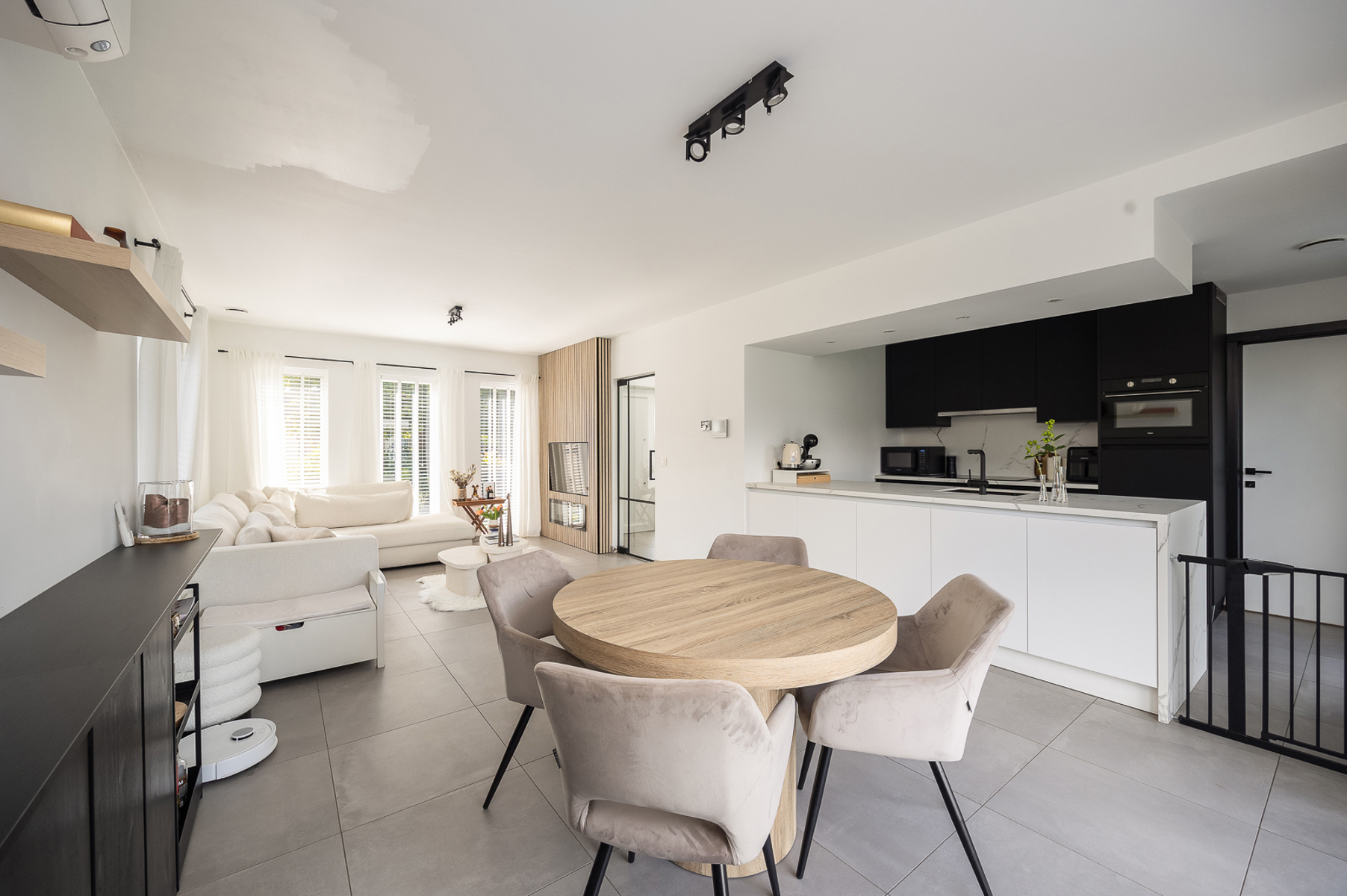 Moderne open bebouwing met 3 slaapkamers, tuin en garage - foto 5