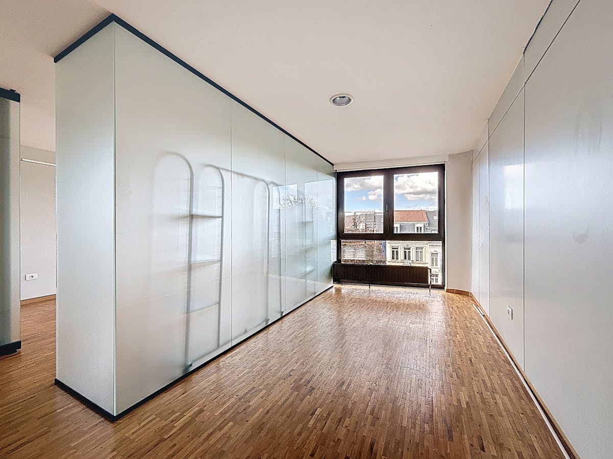 Ruim duplexappartement met 2 slaapkamers te huur in Gent - foto 3