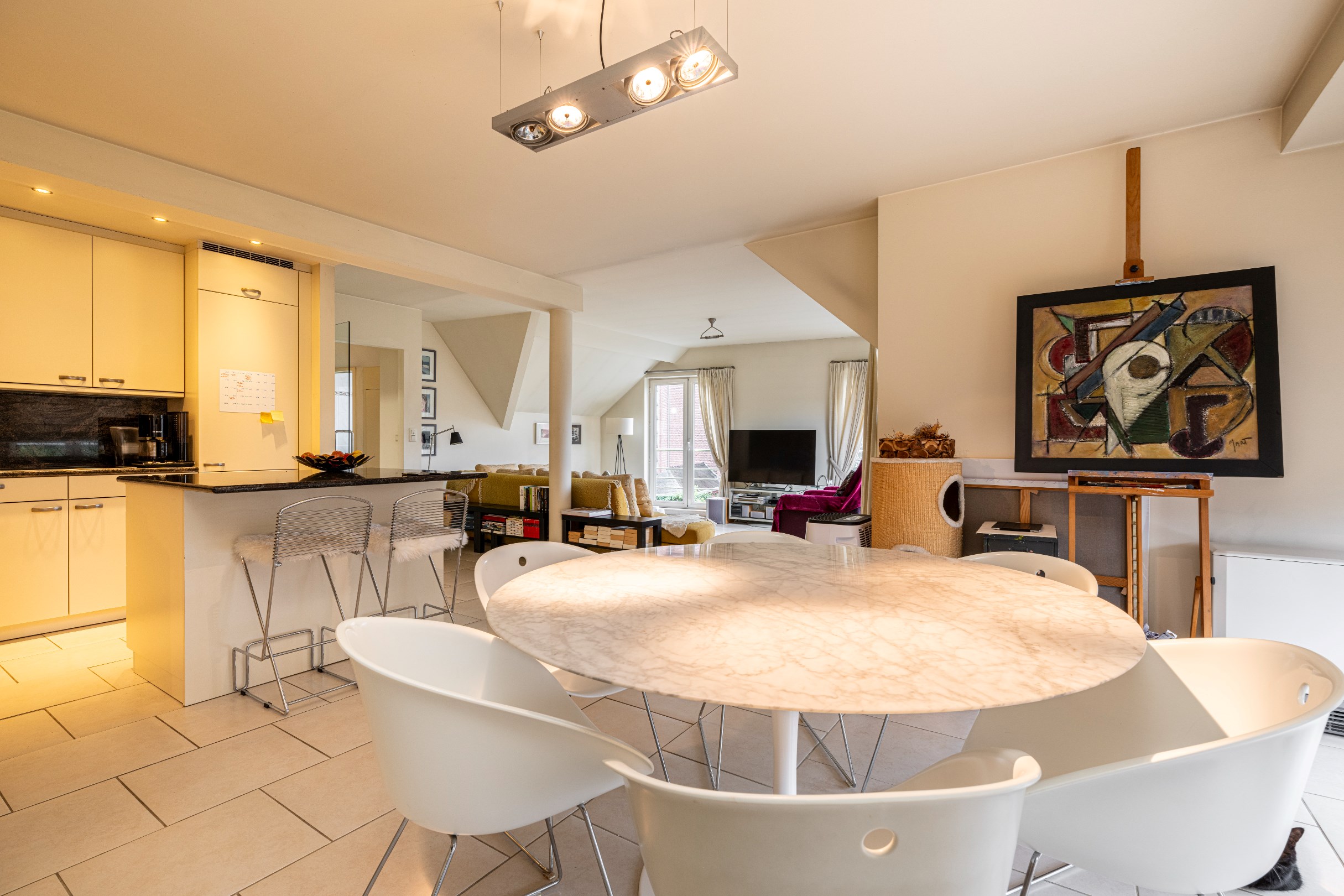 Ruim en instapklaar 1 slaapkamer appartement op 2e V van 103 m² met leuk terras - foto 4